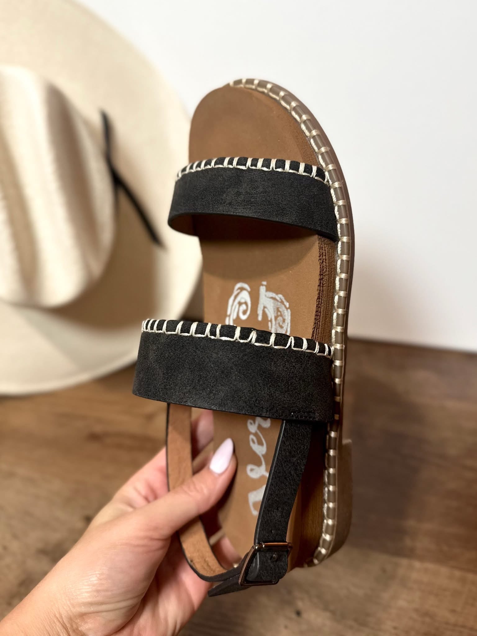 Yara Sandal